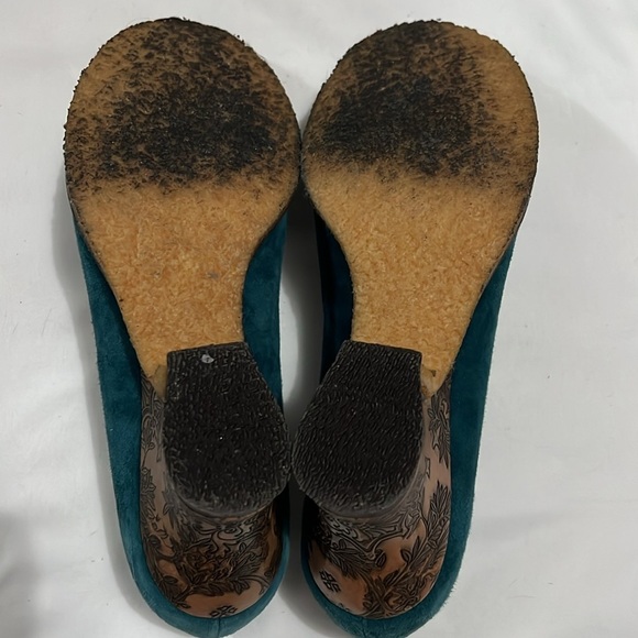 Audley London Turquoise Suede Tooled Leather Heels - Picture 7 of 9